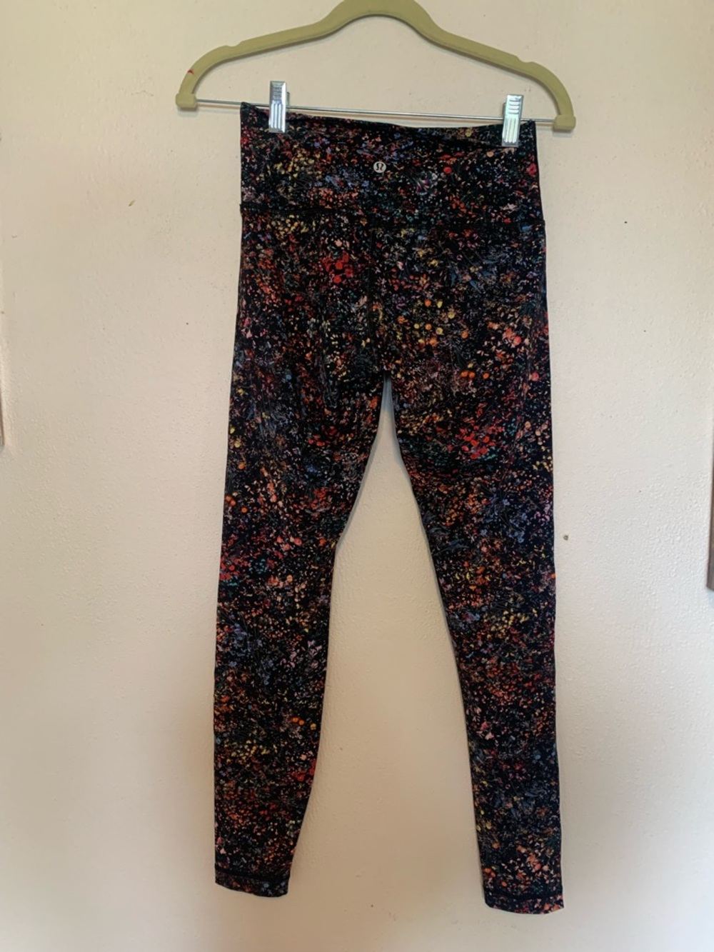 Lululemon women's  Flowerescent Multi / Black. 27”inseam